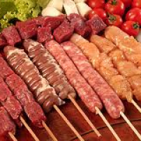 Espetinhos de Carnes ou Queijo